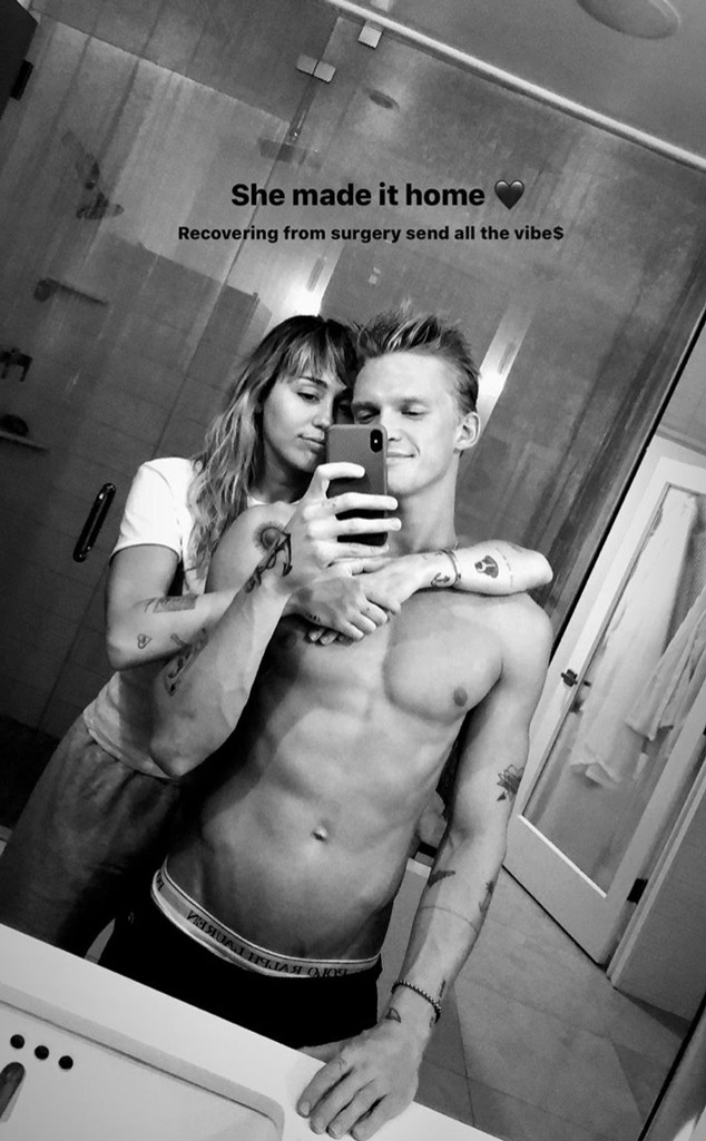 Miley Cyrus, Cody Simpson Miley Cyrus, Cody Simpson
